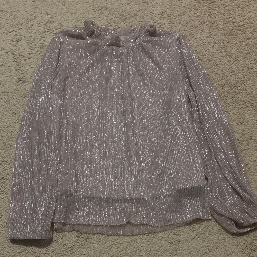 Vero Moda Metallic Blouse in Light Pink